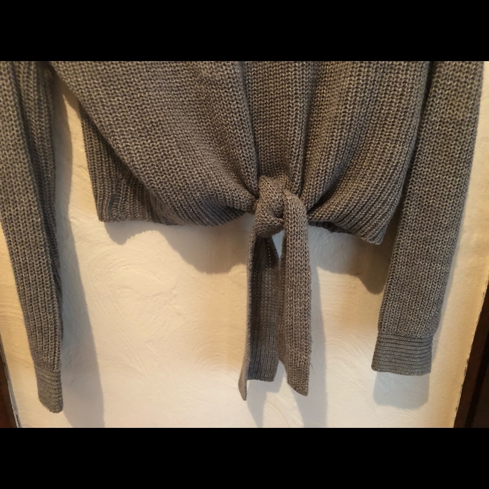 Cropped sweater - Picture 3 of 3